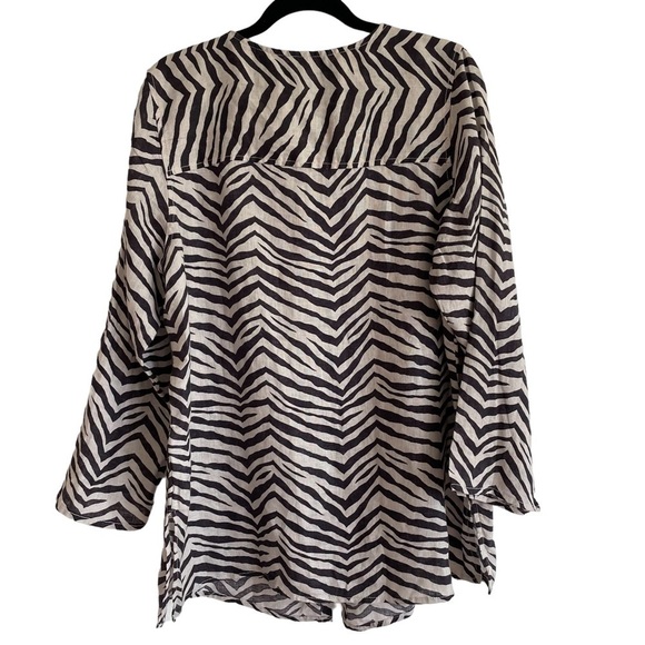 Tahari 100% Linen Animal Pattern Button Down Tunic Top, Size 1X - Picture 5 of 7